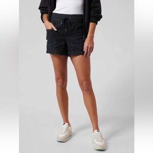 EUC - Athleta Cabo Linen 4” Short - Size 4 - Black